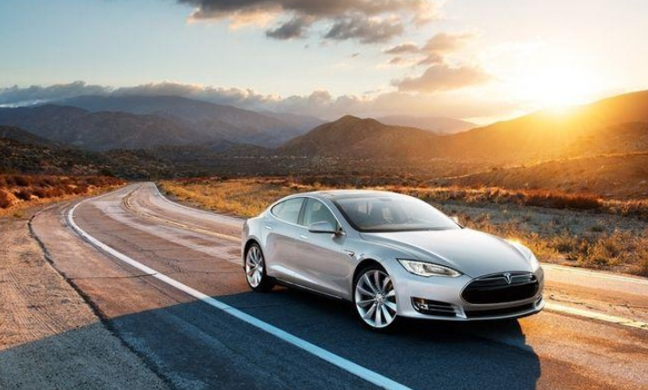 特斯拉監控車里的一切是真的嗎？特斯拉車內攝像頭在哪里？