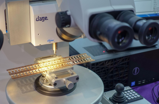 刻蝕機可以代替光刻機嗎？為什么中國生產不了光刻機？